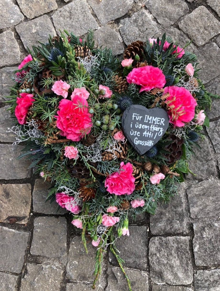 Ein Blumenherz zum Abschied